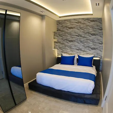 Aparthotel Four Views &