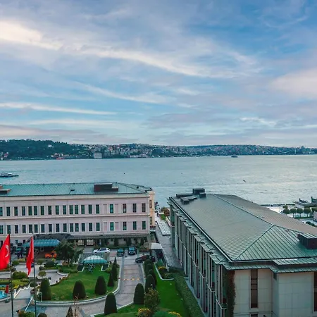 Appart hôtel Four Views &