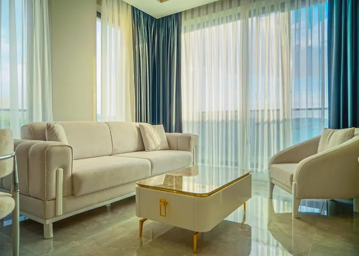 Aparthotel Four Views &