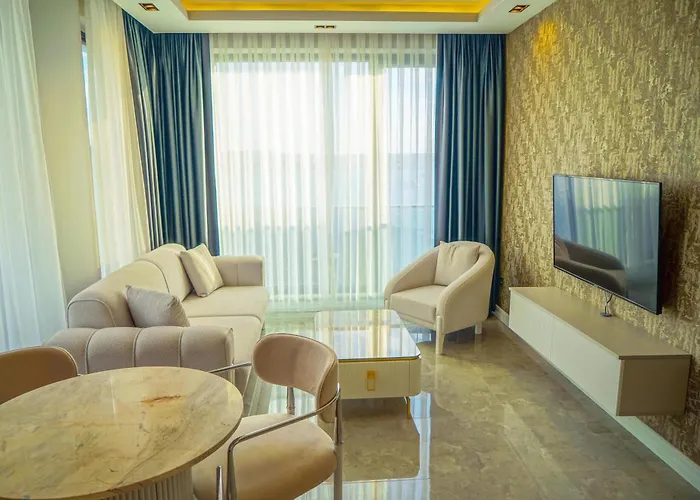 Aparthotel Four Views &