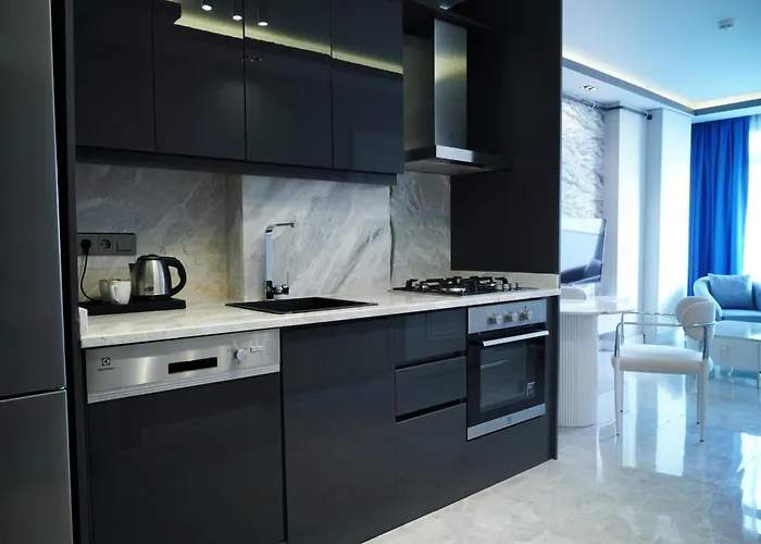 Aparthotel Four Views & *