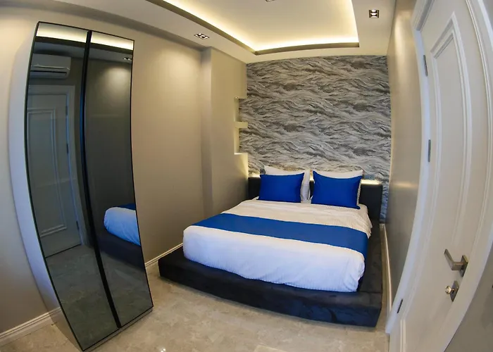 Aparthotel Four Views &