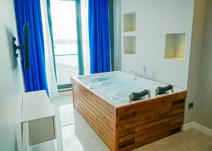 Four Views & Aparthotel *