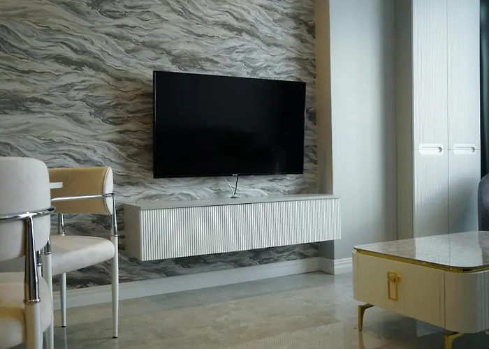 Aparthotel Four Views &