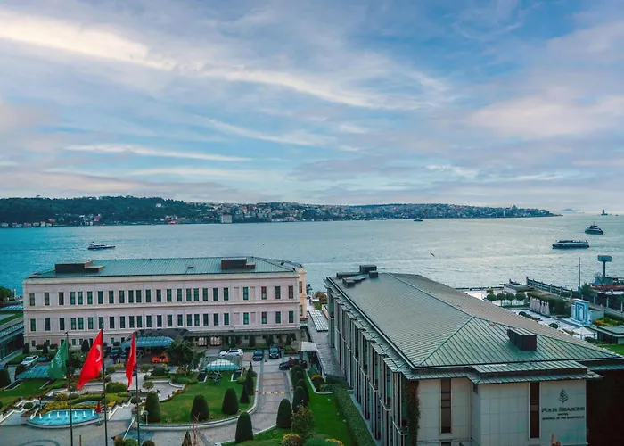 Aparthotel Four Views &